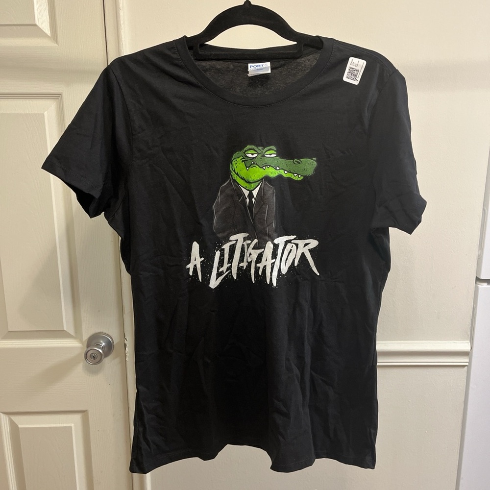 A Litigator Alligator Graphic T-Shirt Black L